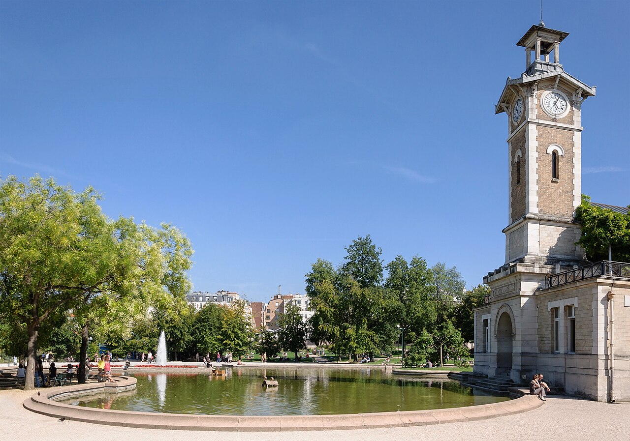 Parc Georges-Brassens : marché aux livres, vigne, ruches et accès