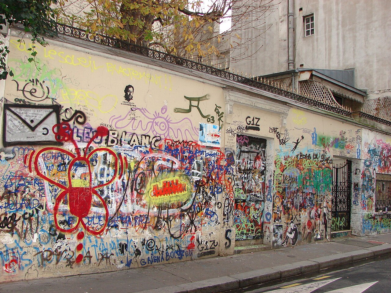 Le mur de la rue de Verneuil