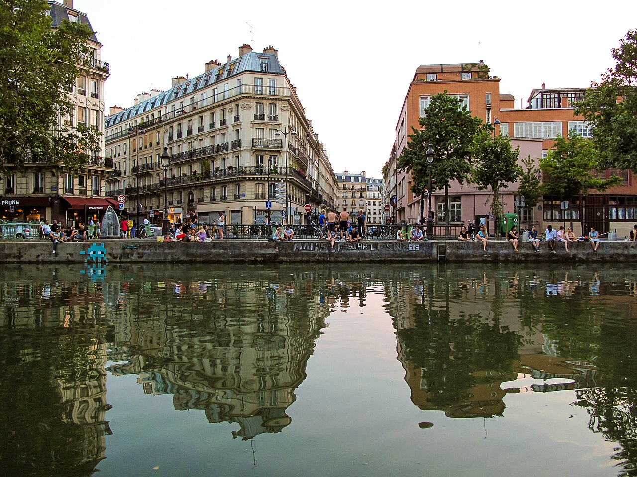 Canal Saint-Martin, quai de Valmy