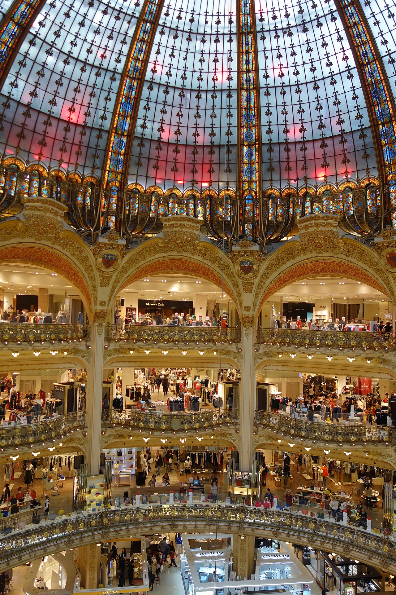 The Art Nouveau dome of Galeries Lafayette