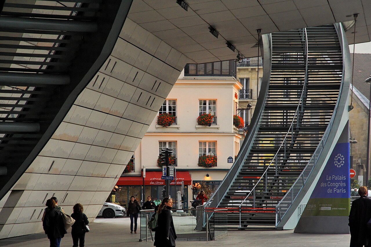 RER E Paris: Stationen, Plan, Betriebszeiten und erreichbare Sehenswürdigkeiten (2026)