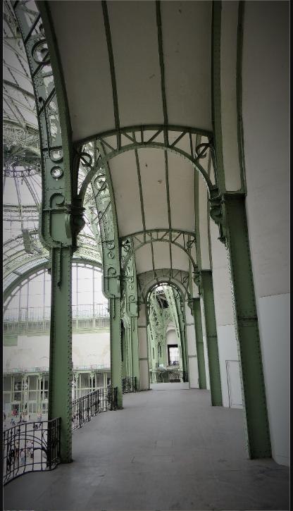 The nave and its Belle Époque arcades