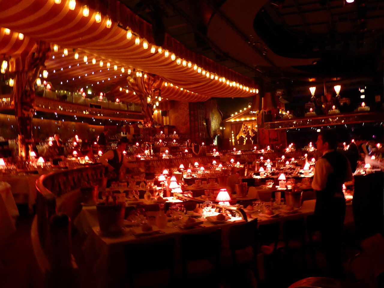 紅磨坊（Moulin Rouge）