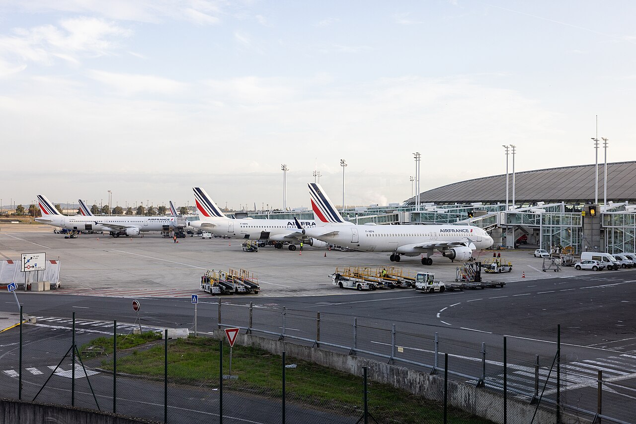 Lotniska w Paryżu: Charles-de-Gaulle i Orly w skrócie