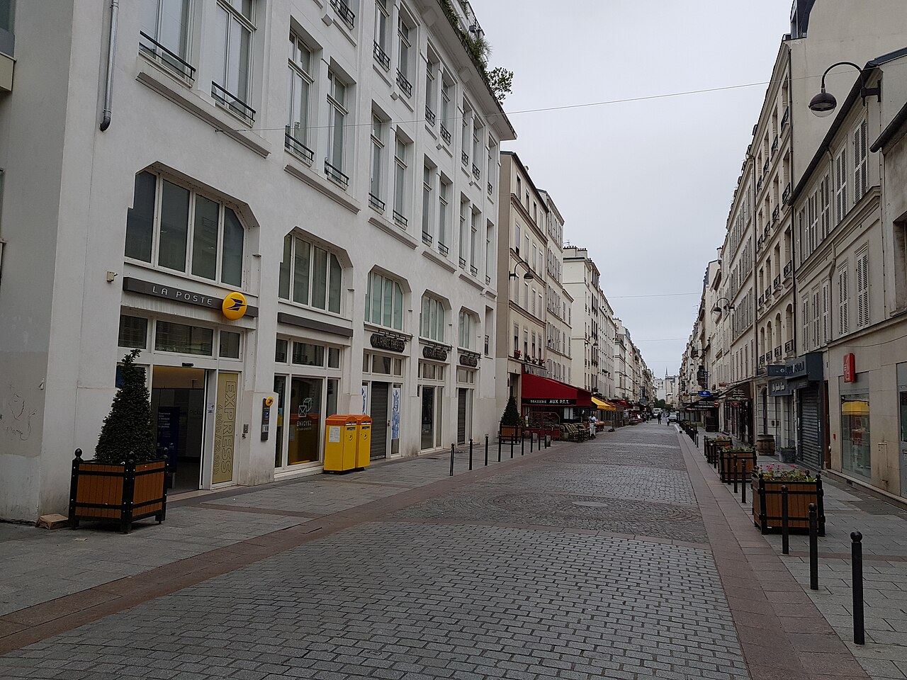 Rue Cler en París: la calle-mercado del distrito 7 junto a la torre Eiffel, qué comer y cuándo ir