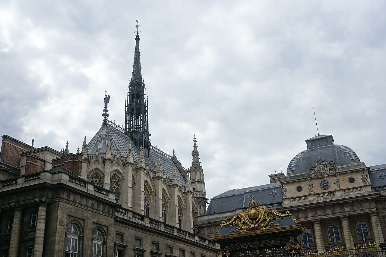 Sainte-Chapelle: godziny otwarcia, witraże i jak dojechać
