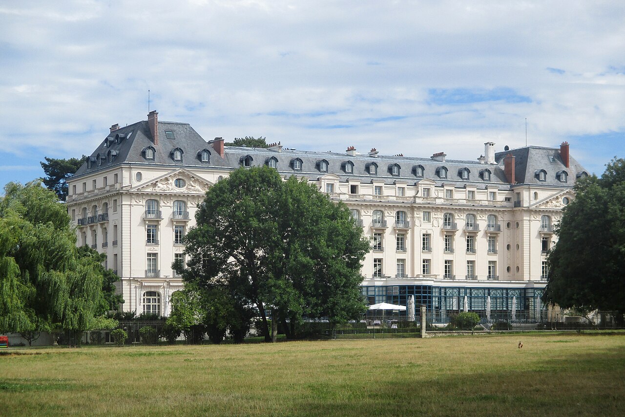 Hotel en Versalles: qué barrio y qué hotel elegir para visitar el palacio