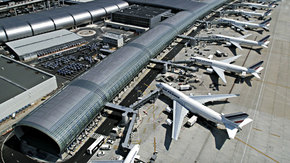 Roissy-Charles-de-Gaulle (CDG)
